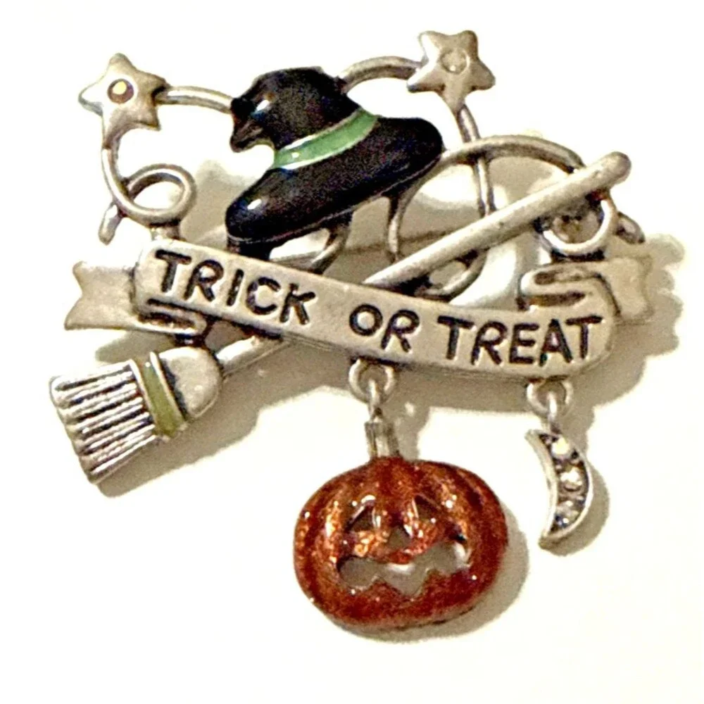 TRICK OR TREAT Pewter Tone Pin Brooch Witch Hat Broom Pumpkin Moon Dangle Charms